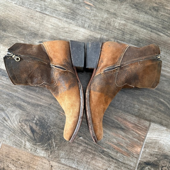 Corral Women's Lamb Round Toe Cowboy Zip Bootie, Chocolate Tan, 9M - Picture 4 of 13